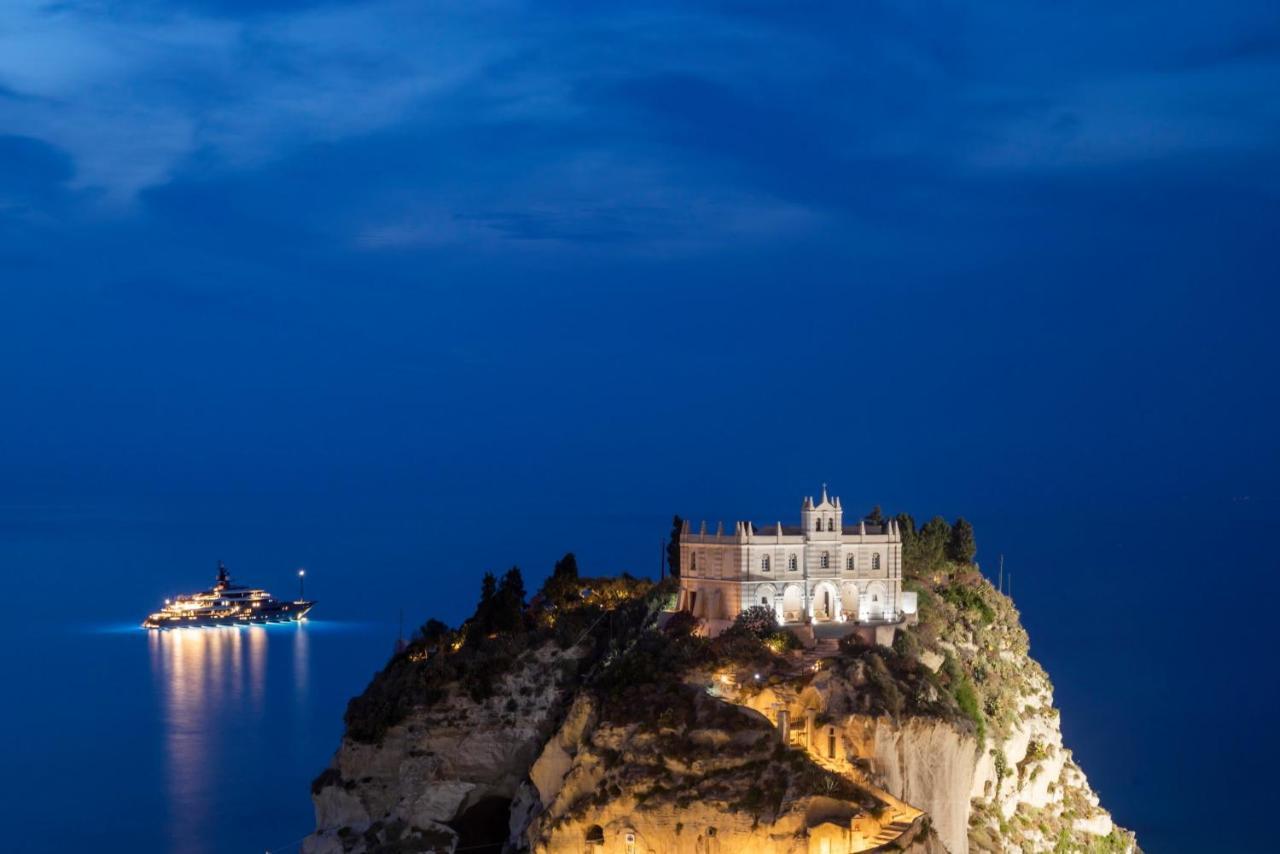 Solmaris Tropea Rooms & Suites Екстериор снимка